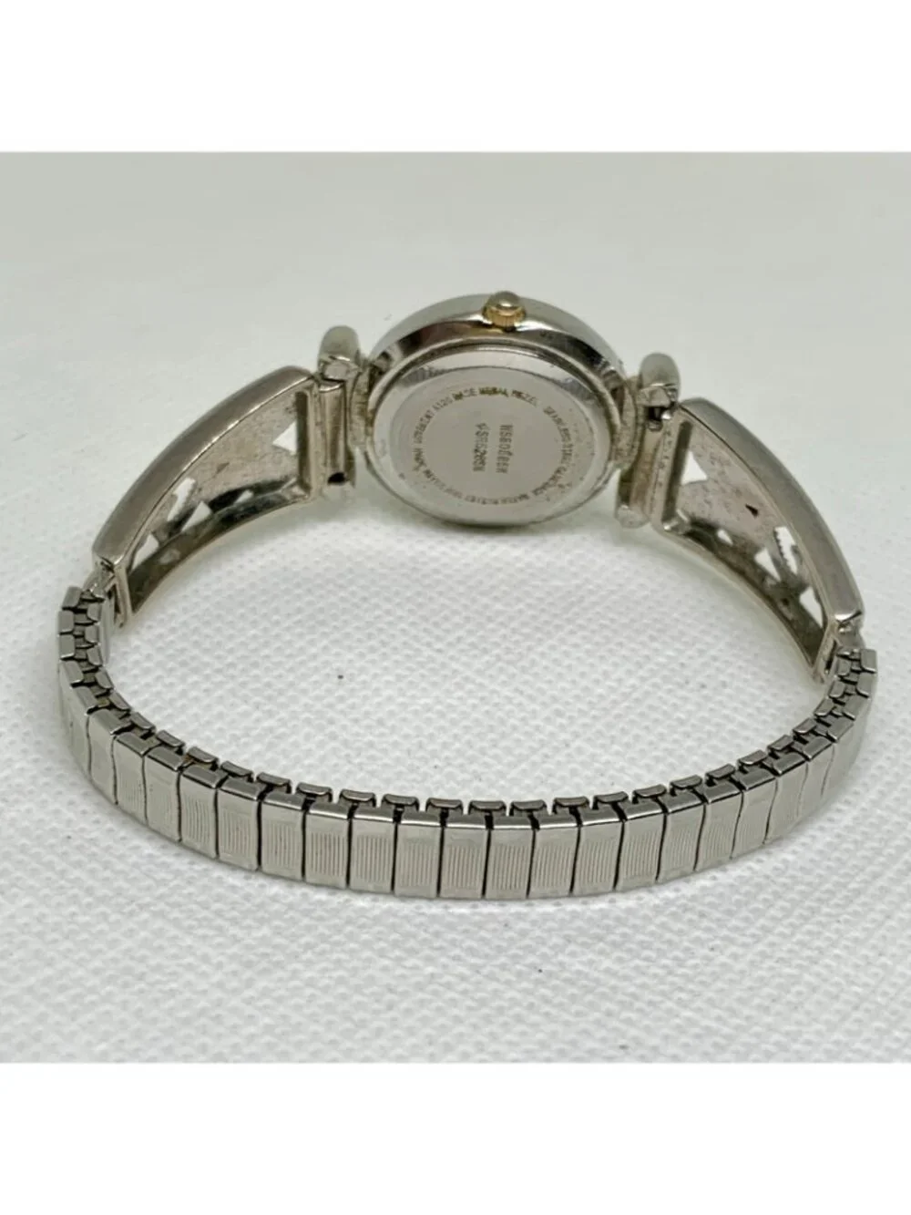 Women’s vintage watch quartz analog silver gold tone 25mm round running